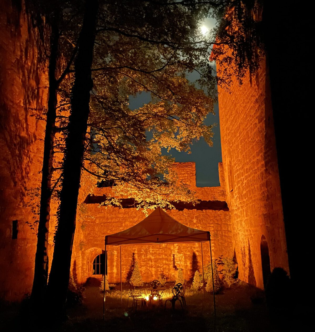 Brende'scher Hof bei Nacht